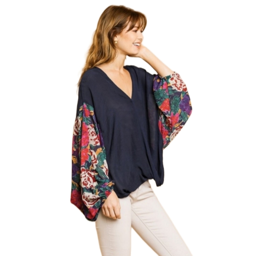 2FOR$30 - NWT Umgee Floral Balloon Sleeve Crossbody VNeck Top, Size Small